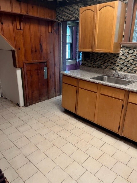 Building Photo - 159 Tysen St