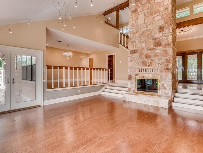 Building Photo - 1713 Bay Hill Dr