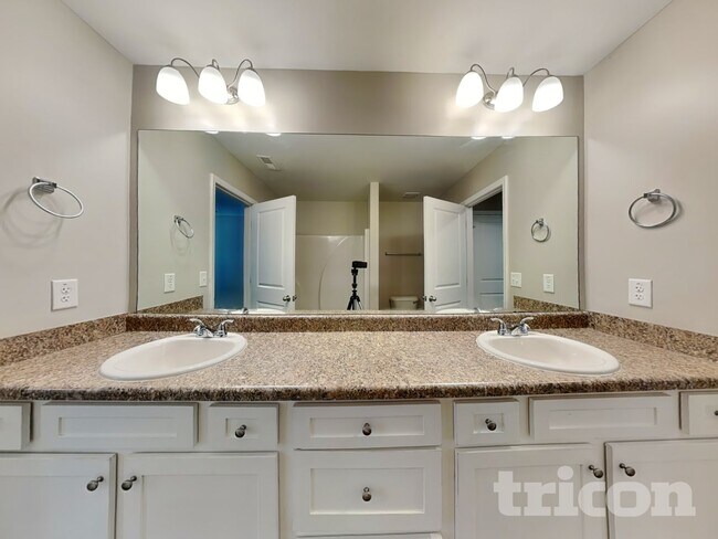 Building Photo - 4872 Tower View Trail