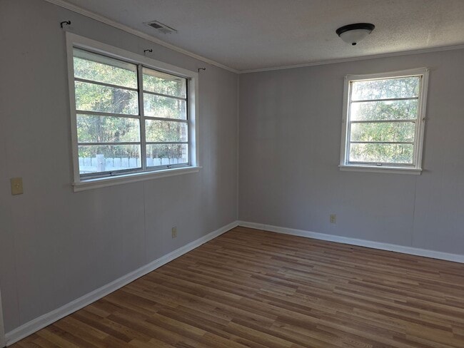 Building Photo - ROWESVILLE