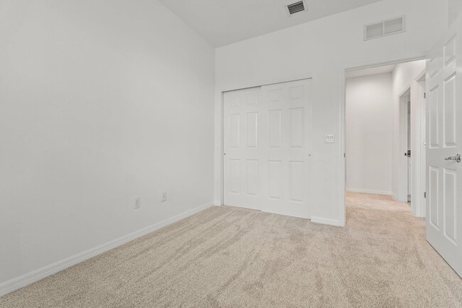 Building Photo - 3253 E Mallory Blvd