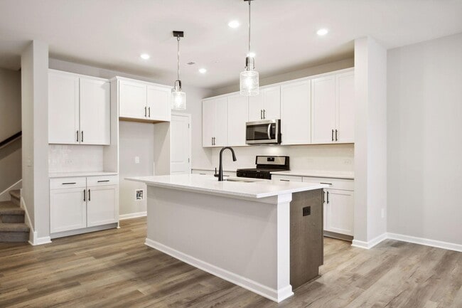 Building Photo - 14536 Twin Lakes Cir