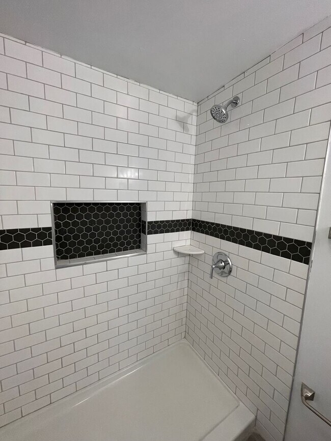 Building Photo - 57 Van Ness St