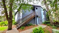 Building Photo - 190 Riverbend Dr