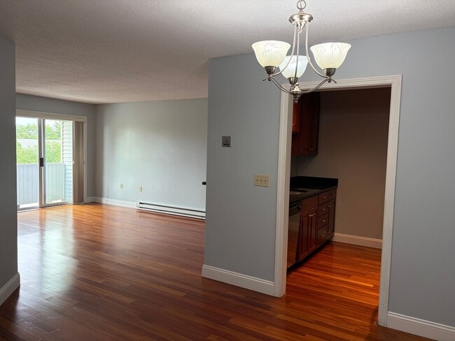 Building Photo - PENDING - Deer Haven Preserve 2 bed, 1 bath 3rd floor unit