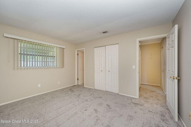 Building Photo - 608 Sacre Coeur Dr