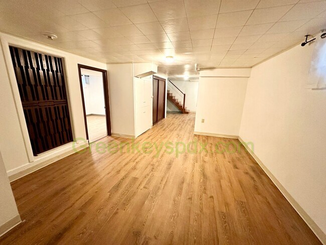 Building Photo - 3-Bedroom, 1.5-Bathroom House in Concordia...