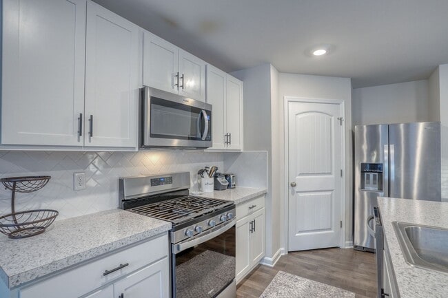 Building Photo - 124 Currant Cir