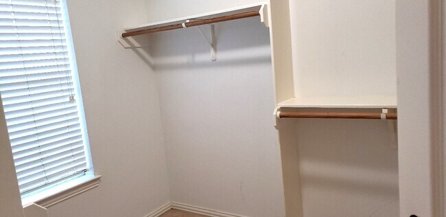 Building Photo - 3304 Twp Grove Ln