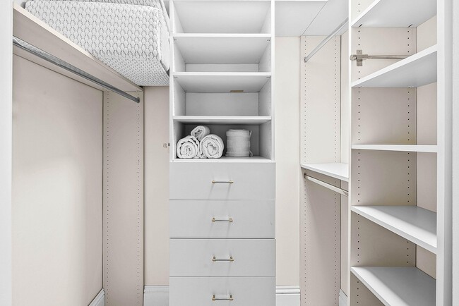 Building Photo - 5312 Steeplechase