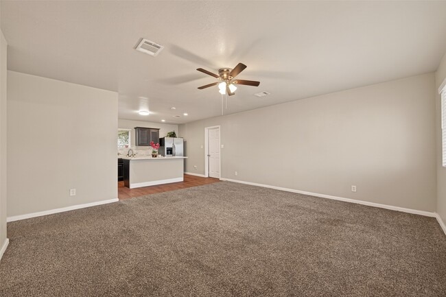 Building Photo - 10 Ferguson St