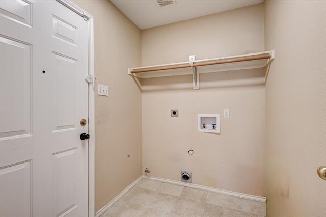 Building Photo - 3844 Harrison Dr