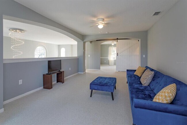 Building Photo - 1703 Golfview Dr