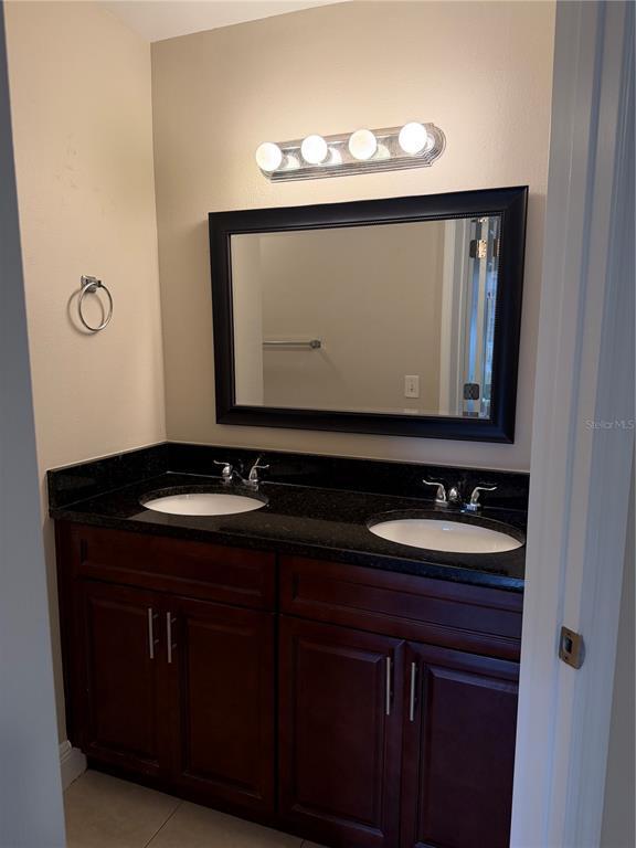 Building Photo - 425 Fountainhead Cir