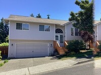 Building Photo - Updated 4 bedroom in The Desirable Merrill...
