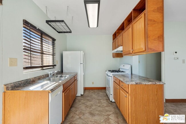 Building Photo - 587 S Calle Ajo