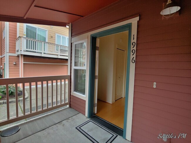Building Photo - Beautiful 2 Bedroom Townhome in Issaquah- ...