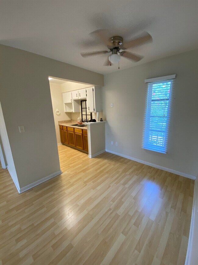 Building Photo - 600 Domenico Cir
