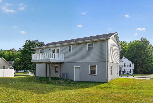 Building Photo - 22628 Rue Woods Dr