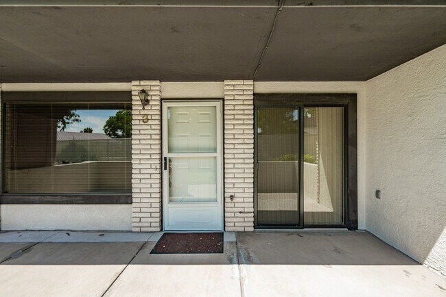 Building Photo - 2 Bedroom & 2 Bath Available in St. George!