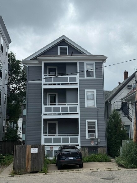 Building Photo - 213 S Broom St