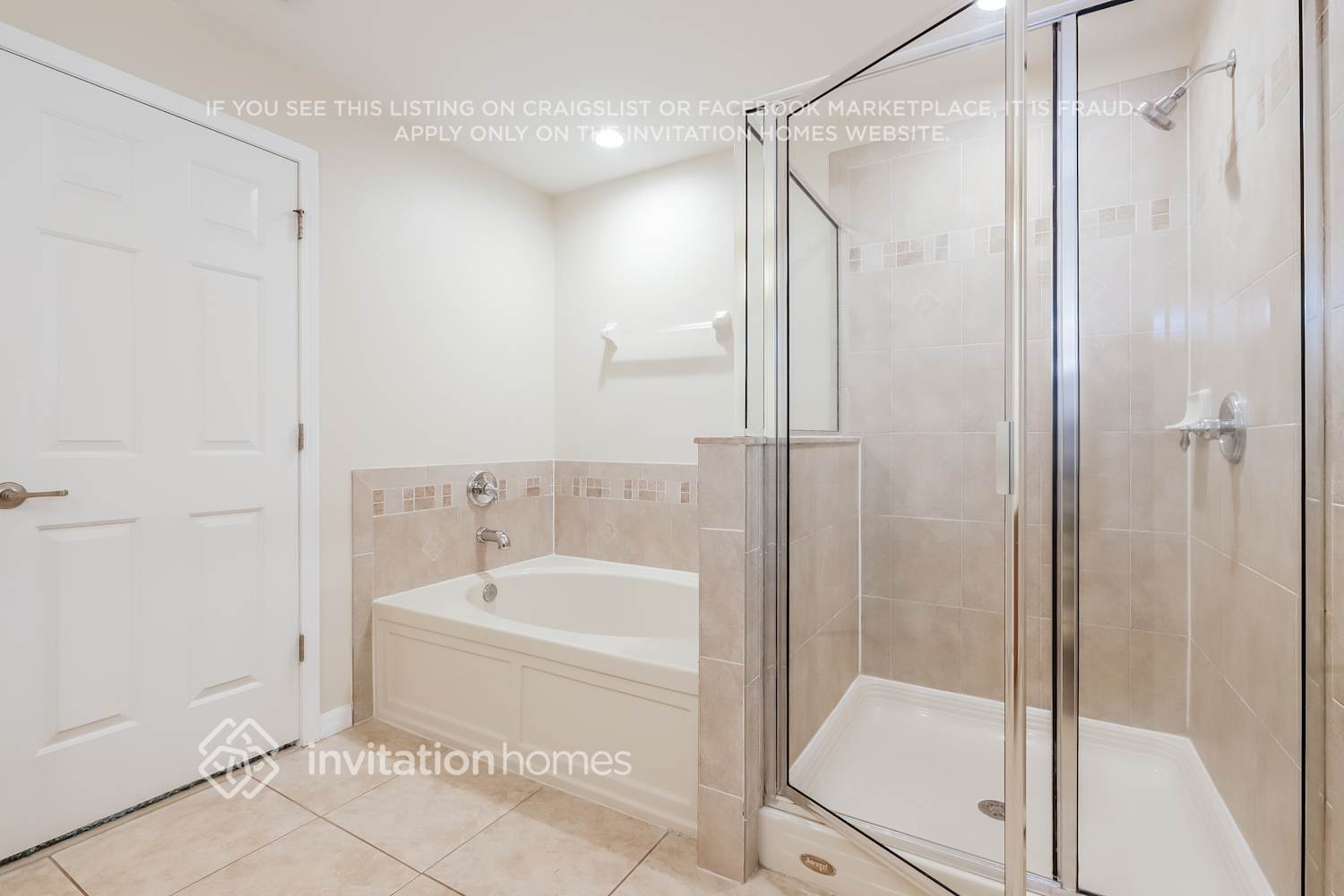 Building Photo - 2561 Lexington Oak Dr