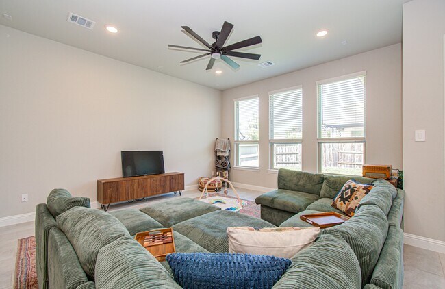 Building Photo - 10442 Eastern Bluestar Dr
