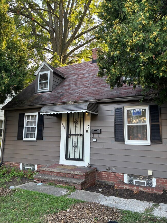 Building Photo - 984 Greenwood Ave