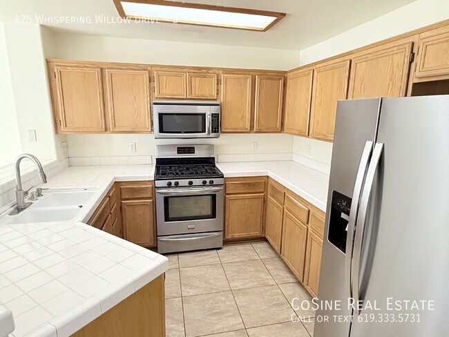 Building Photo - 425 Whispering Willow Dr