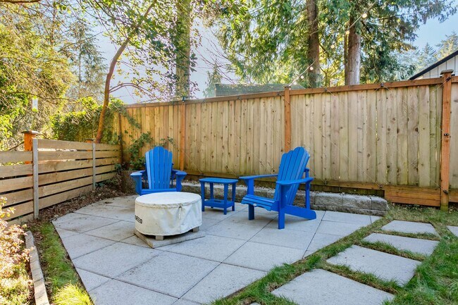 Building Photo - Gorgeous House in a Family-Friendly neighb...