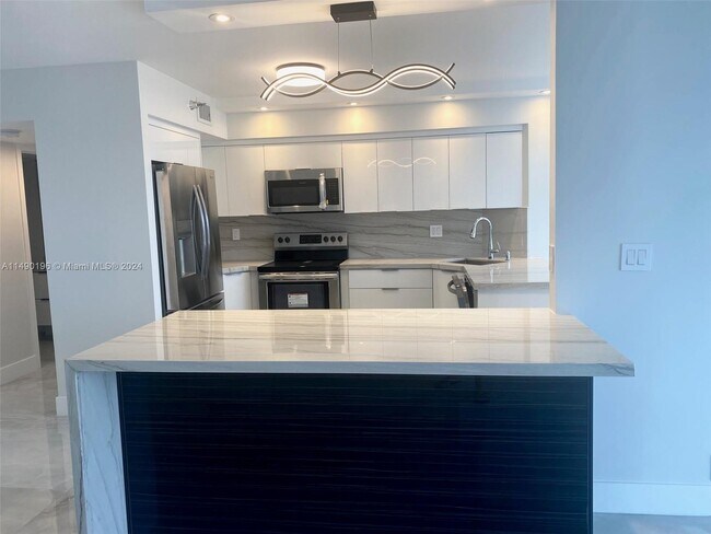 Building Photo - 3530 Mystic Pointe Dr