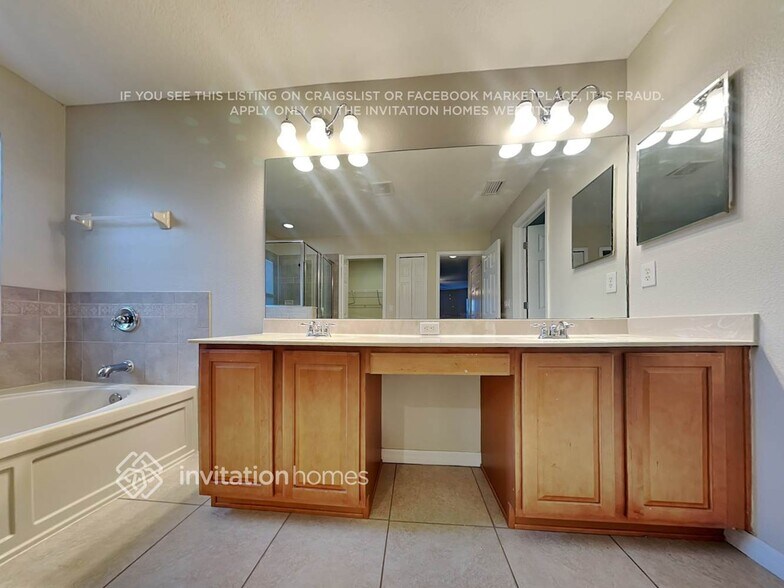 Building Photo - 4453 Creekside Dr