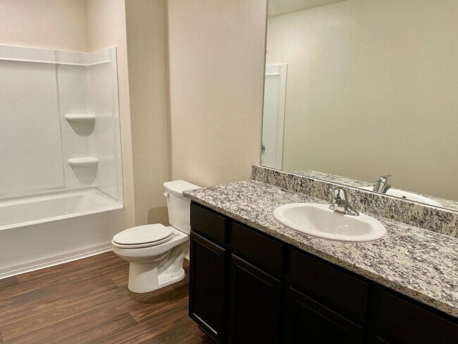 Building Photo - Experience Luxury Living: 4 Beds, 2.5 Bath...