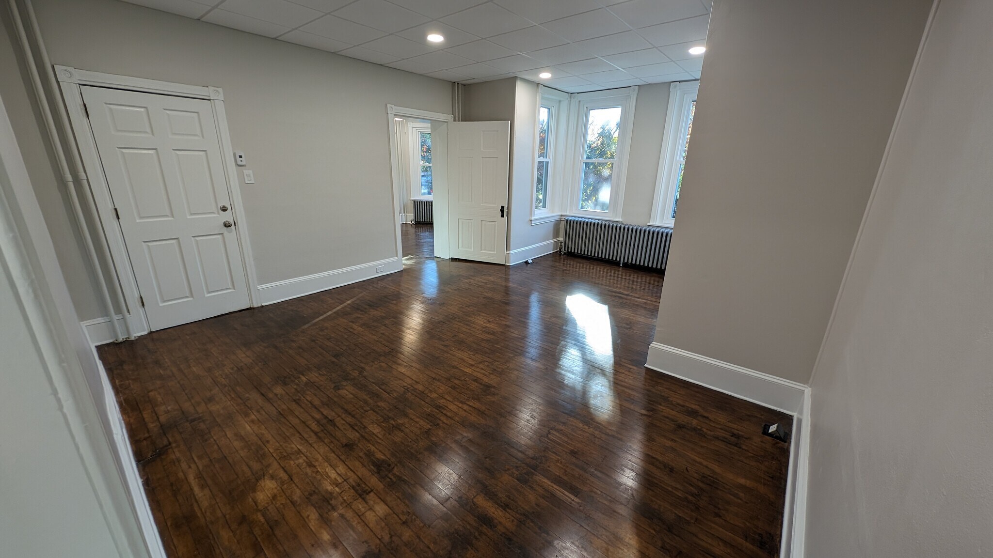 Living Room - 311 BROAD ST