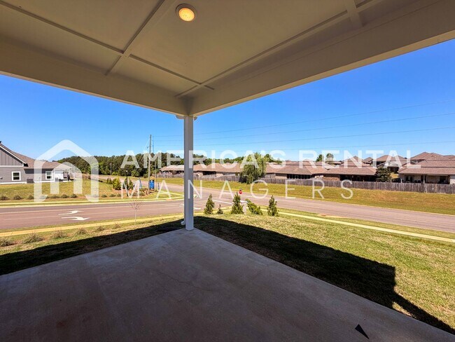 Building Photo - Southern Charm Meets Contemporary Style in Tuscaloosa! Sign a 13-month lease by 5/15/2026 and rec...