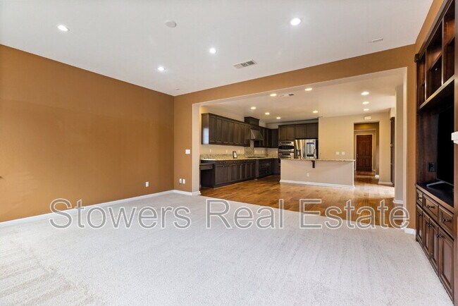 Building Photo - 2512 Piccadilly Cir