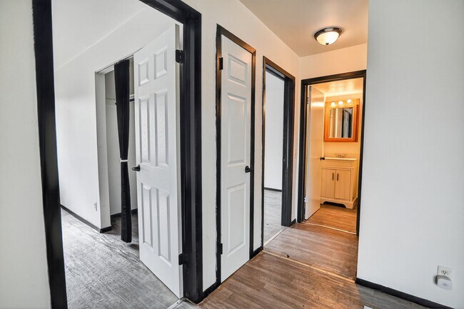 Building Photo - 3722 W Karstens Dr