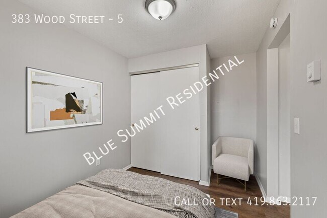 Building Photo - 383 Wood St