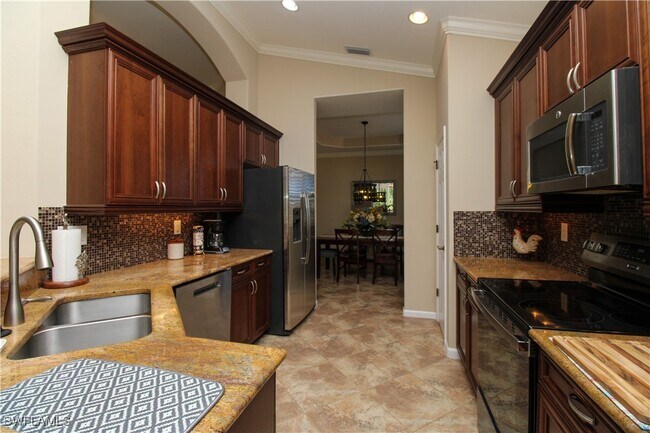 Building Photo - 6657 Alden Woods Cir