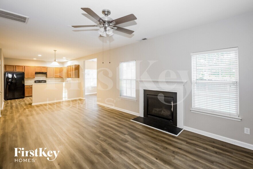 Building Photo - 11101 Dulin Creek Blvd