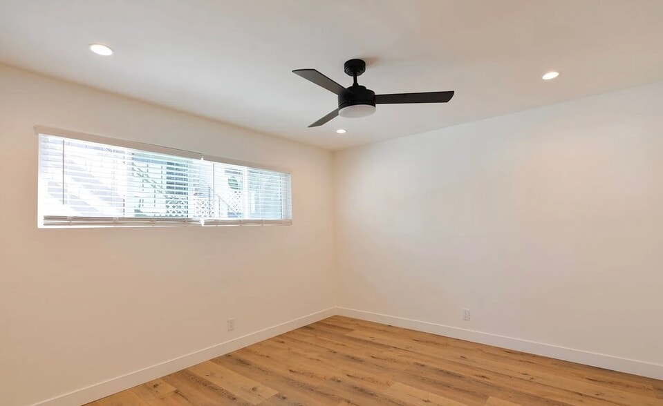 Building Photo - 223 Avenida de la Grulla