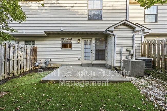Building Photo - 3175 Kirklevington Dr
