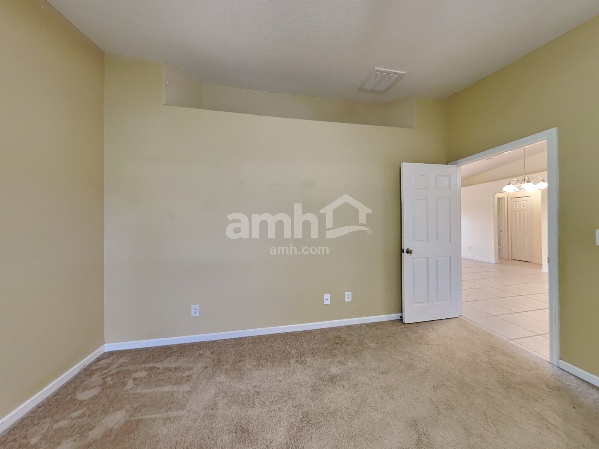 Building Photo - 3090 SW Boxwood Cir