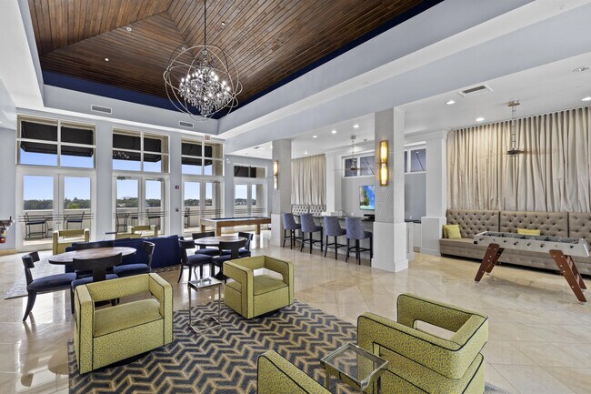 Building Photo - 255 Evernia St