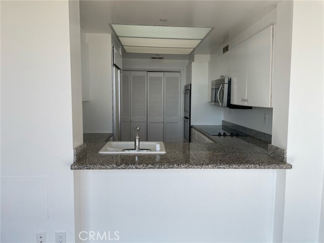 Building Photo - 850 E Ocean Blvd