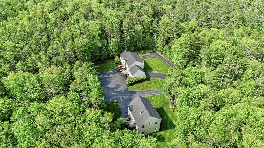 Building Photo - 10 Buffalo Ln