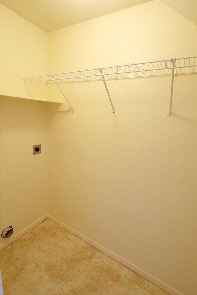 Building Photo - 23822 Hopewell Dr