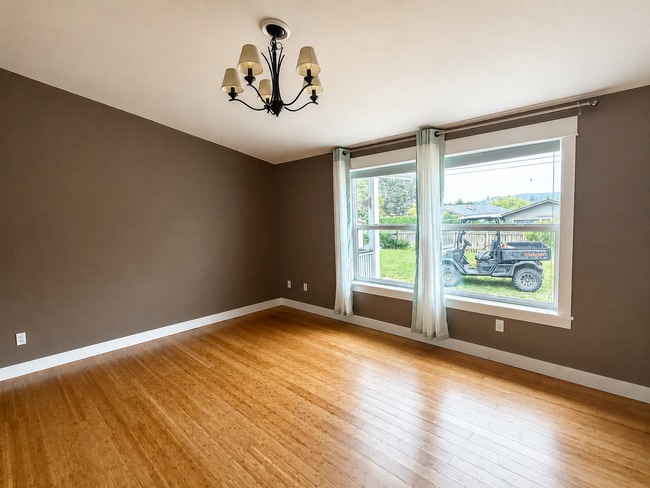 Building Photo - Beautiful 3 Bed 2 Bath on Guemes Island