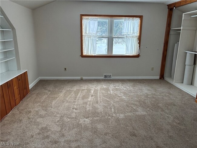 Building Photo - 703 Avondale St