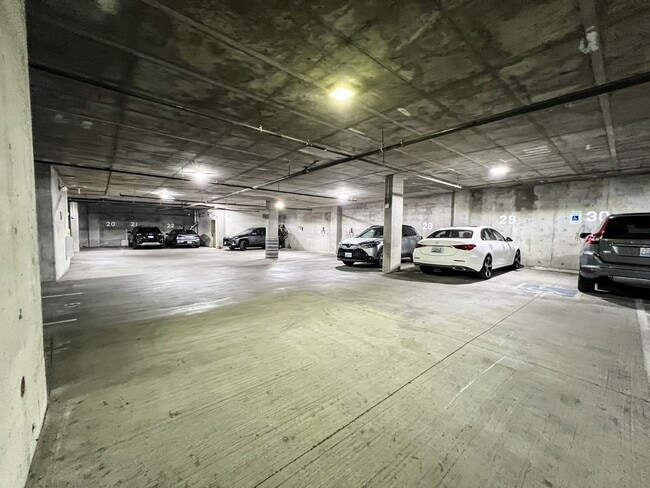 Building Photo - 1bd/1ba Seattle Condo